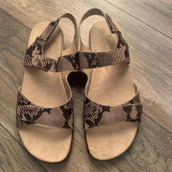 EASY SPIRIT HARTWELL WOMEN'S SNAKESKIN PRINT WEDGE SANDALS 11M-NICE! - Picture 2 of 9